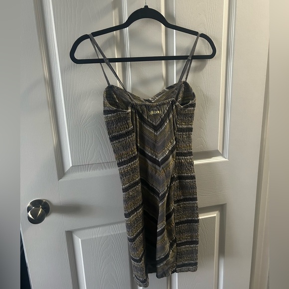 Billabong Ruched Dress - Picture 2 of 4